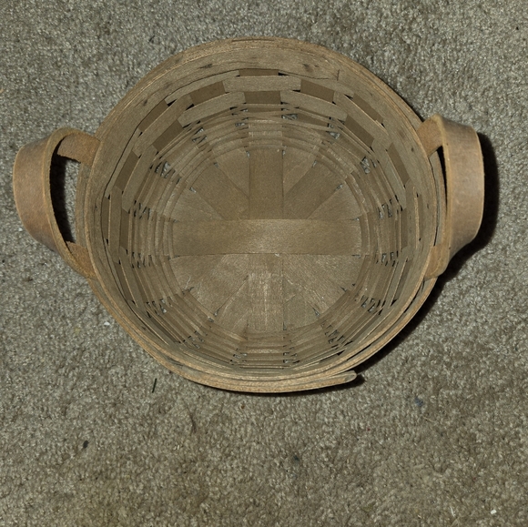 Vintage Longaberger darning basket 1984 leather Handles 7" Diameter 3" High - Picture 1 of 6